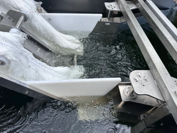 Rope Mop Skimmer on OSRV