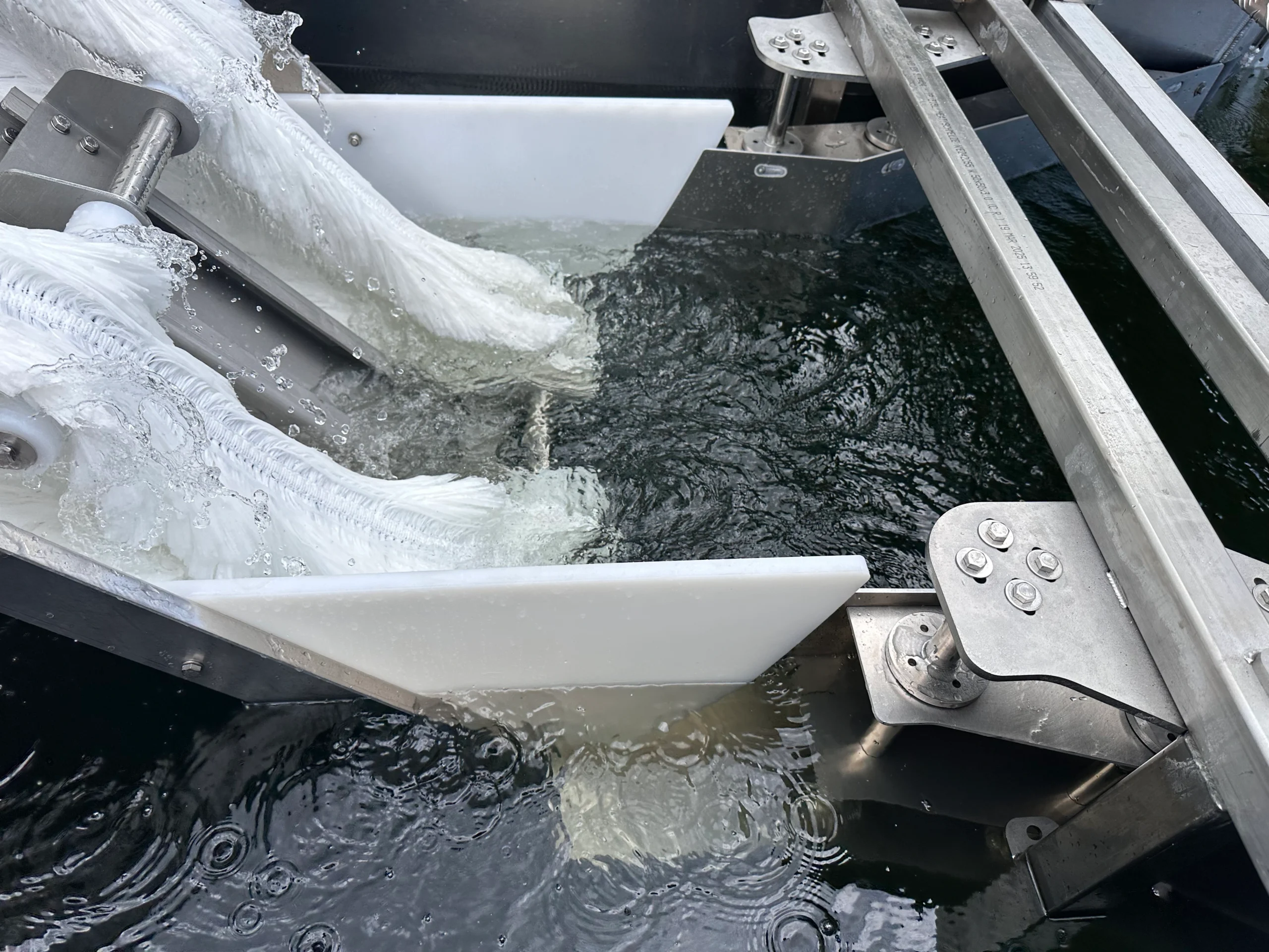 Rope Mop Skimmer on OSRV